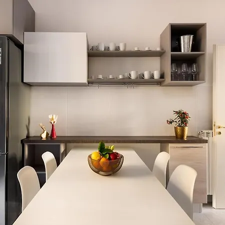Idyllia - Spacious Bright Flat דירה *